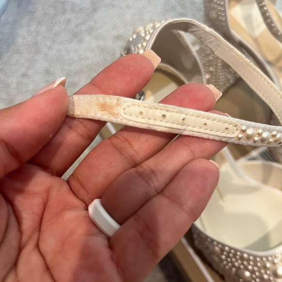 Dolce Vita White Heels Elegant Shoes - Picture 5 of 10